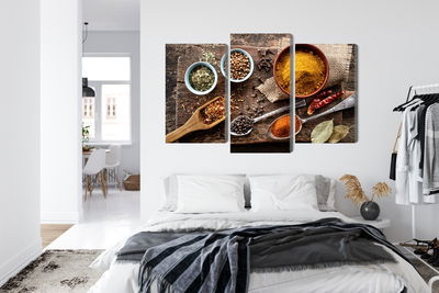 Ljuddämpande tavla - Board with various spices