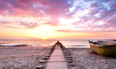 Ljuddämpande tavla - Boat on the beach 3d