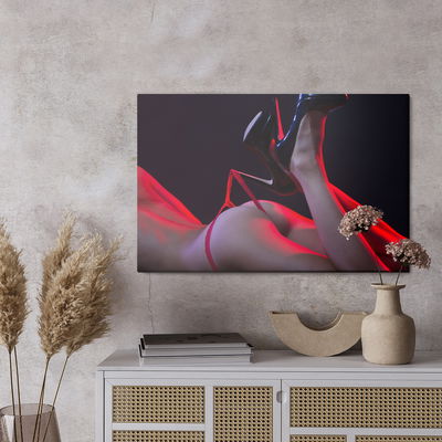 Ljuddämpande tavla - Sexy woman in the penumbra