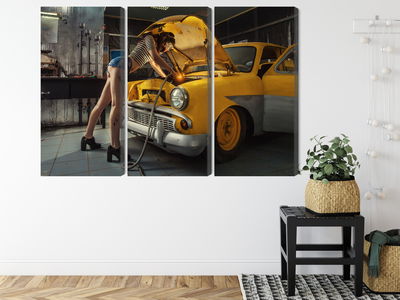 Ljuddämpande tavla - Sexy woman welded to a car