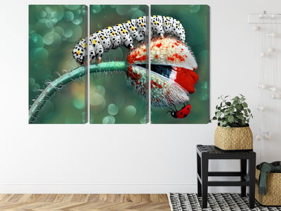 Ljuddämpande tavla - A caterpillar and a ladybug