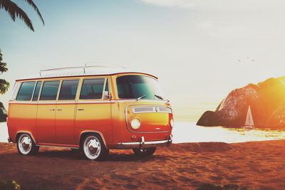 Ljuddämpande tavla - Retro car on the beach