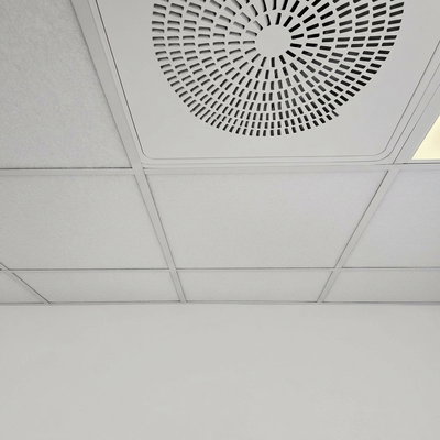 SilentDirect PES 592x592 asennettuna alakattoon yhdessä tuuletusritilän kanssa