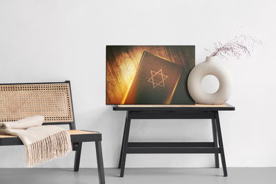 Ljuddämpande tavla - Book of the talmud