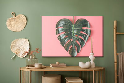 Ljuddämpande tavla - Heart-shaped monstera leaf