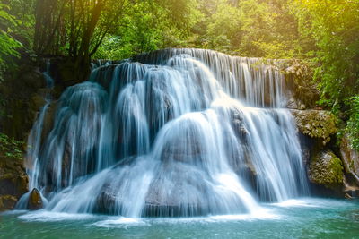 Ljuddämpande tavla - Waterfall in the middle