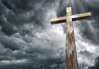 Ljuddämpande tavla - Cross on the background