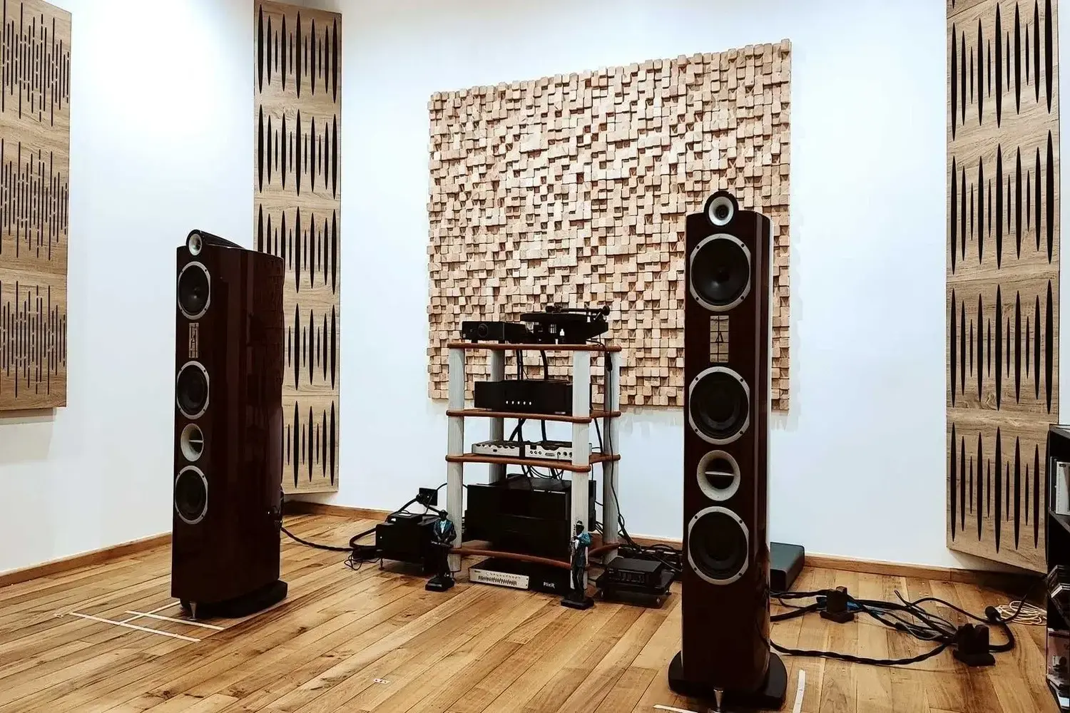 Ljuddiffusorer placeras bäst på väggar eller i tak här går vi igenom mer