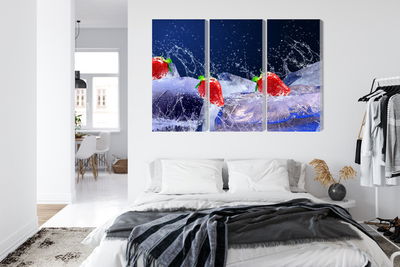 Ljuddämpande tavla - Strawberries on ice