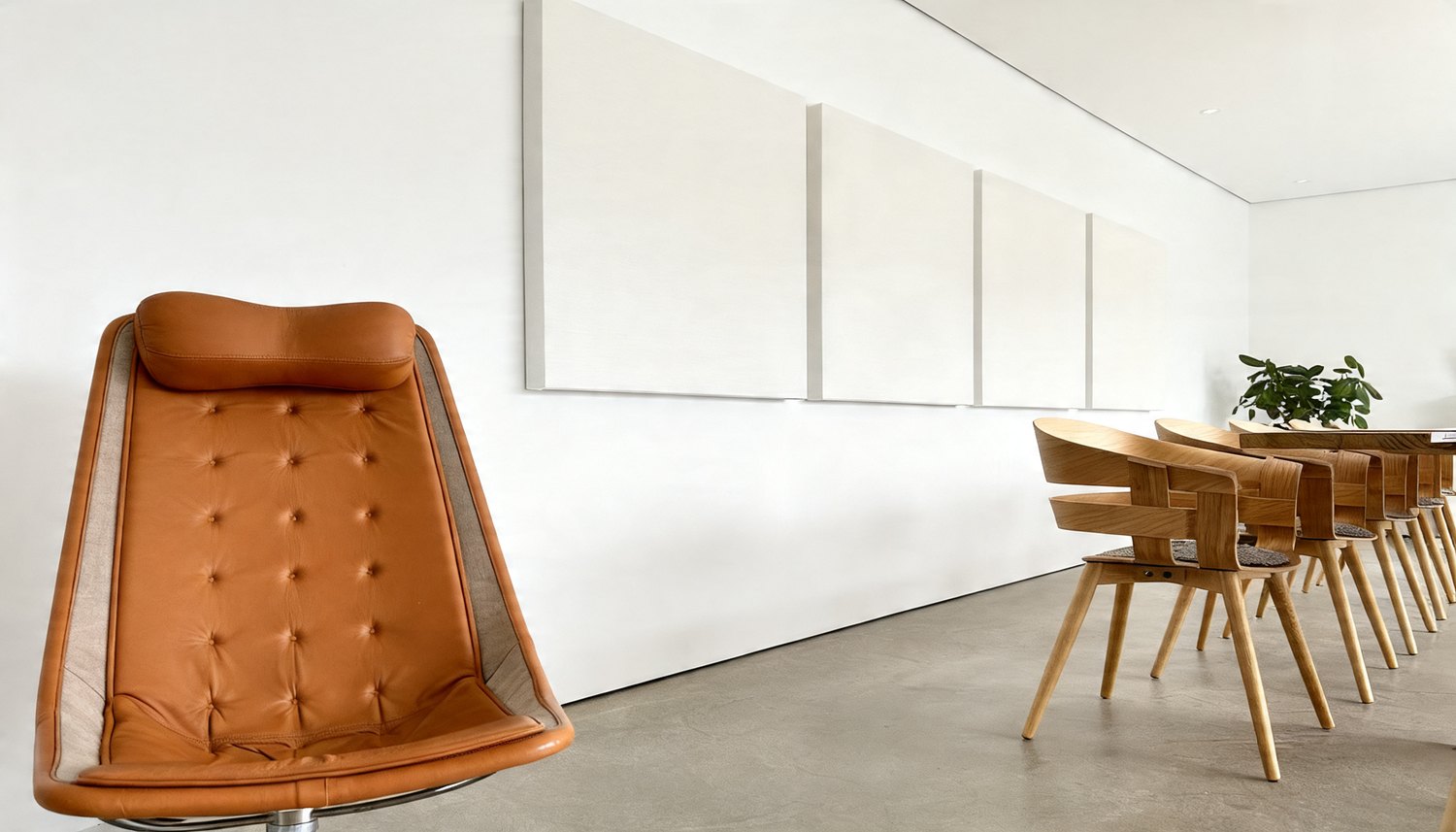 Ljudabsorbera vägg för att minska eko i ett rum