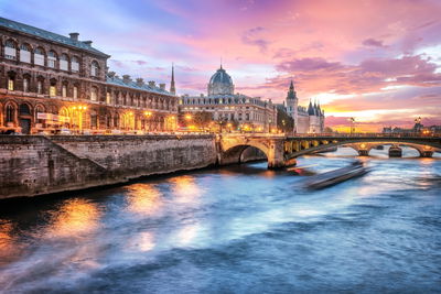 Ljuddämpande tavla - Paris bridge at evening time