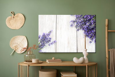 Ljuddämpande tavla - Lavender flowers on a wooden