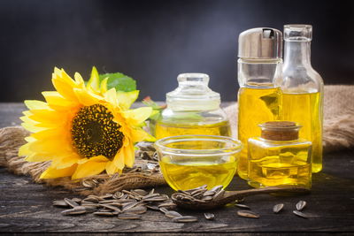 Ljuddämpande tavla - Bottles with sunflower oil