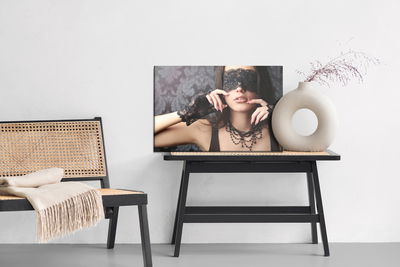 Ljuddämpande tavla - Woman with a blindfold