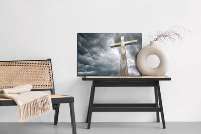 Ljuddämpande tavla - Cross on the background