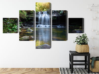 Ljuddämpande tavla - A waterfall in the bush