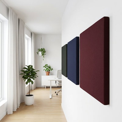 SilentDirect PES Wall Fabric -äänieristysseinäpaneelit punaisina ja tummina toimistossa