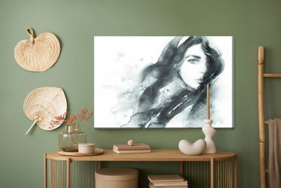 Ljuddämpande tavla - A female portrait in black