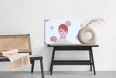Ljuddämpande tavla - Woman and rose flowers