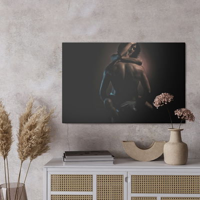 Ljuddämpande tavla - A couple in a hot embrace