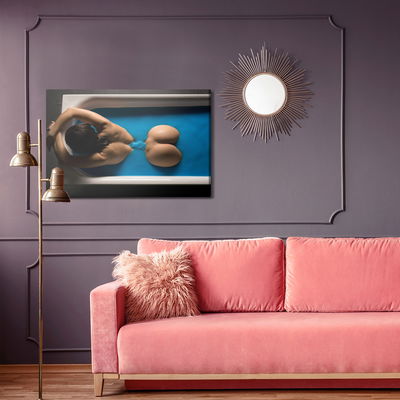 Ljuddämpande tavla - Woman posing in a bathtub