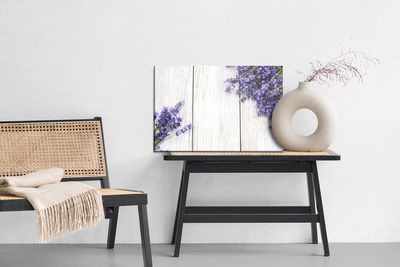 Ljuddämpande tavla - Lavender flowers on a wooden
