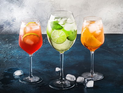 Ljuddämpande tavla - Glasses with summer cocktails