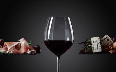 Ljuddämpande tavla - A glass of red wine