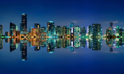 Ljuddämpande tavla - Panorama of miami by night