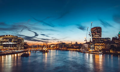 Ljuddämpande tavla - River thames in great britain