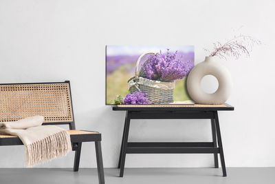 Ljuddämpande tavla - Basket with lavender flowers