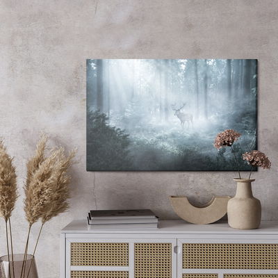 Ljuddämpande tavla - A deer in a dark forest