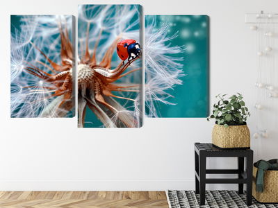Ljuddämpande tavla - Ladybug on a dandelion