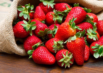 Ljuddämpande tavla - A bag of strawberries