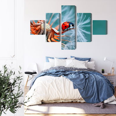 Ljuddämpande tavla - Ladybug on a dandelion