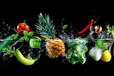 Ljuddämpande tavla - Fresh vegetables in the water