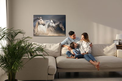 Ljuddämpande tavla - Three horses at a gallop