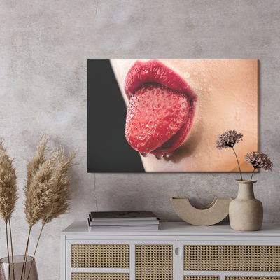 Ljuddämpande tavla - A woman with a strawberry