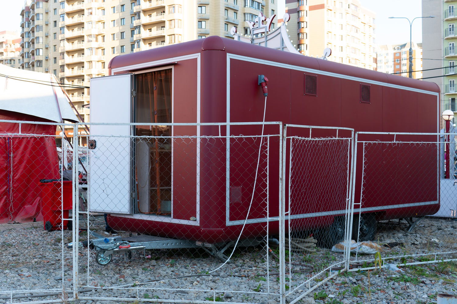 Ljudisolera mobila kontor och arbetsbodar