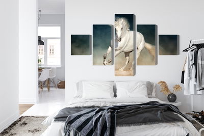 Ljuddämpande tavla - A white horse at a gallop