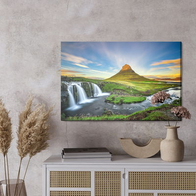 Ljuddämpande tavla - A waterfall against