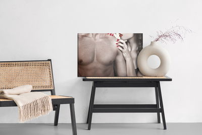 Ljuddämpande tavla - Couple in a sensual pose