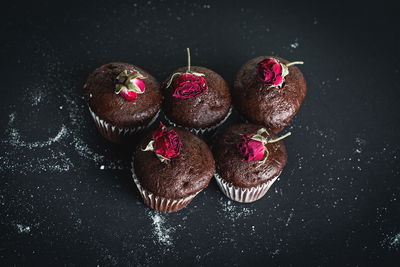 Ljuddämpande tavla - Chocolate muffins with roses