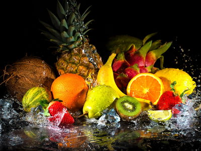 Ljuddämpande tavla - Fruit with a splash of water