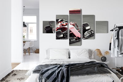 Ljuddämpande tavla - Formula 1 car on the track