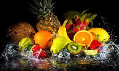 Ljuddämpande tavla - Fruit with a splash of water