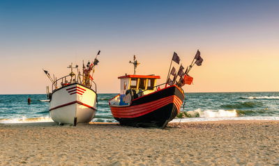 Ljuddämpande tavla - Fishing boats on the beach