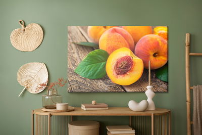 Ljuddämpande tavla - Peaches on wood