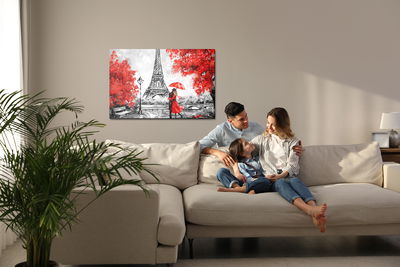 Ljuddämpande tavla - Lovers admiring the eiffel