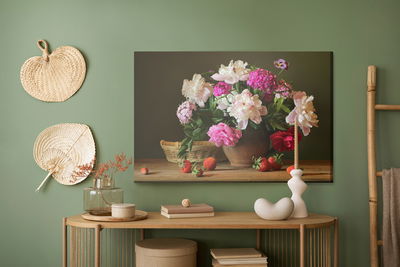 Ljuddämpande tavla - Peonies with strawberries